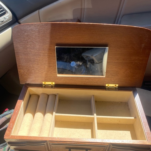 Jewelry Box - Picture 2 of 3